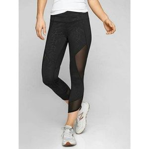 Athleta Angle Aura Sonar Capri Size Medium